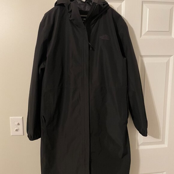North Face Women’s Daybreak Mid Rain Parka - Black - Picture 6 of 7